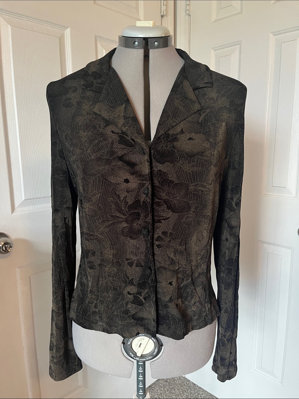Worthington Metallic Floral Long Sleeve Top with Collar, Black & Gold, Size 8
